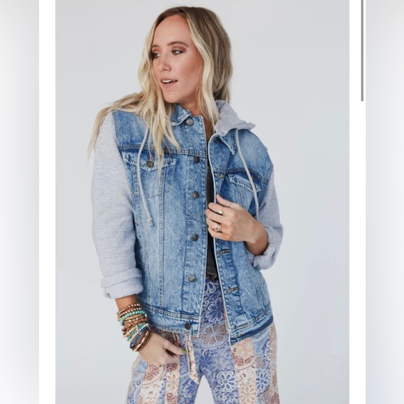 Three Bird Nest Jackets & Blazers - Three Bird Nest My Boyfriends Jean Jacket w Hood - Medium
